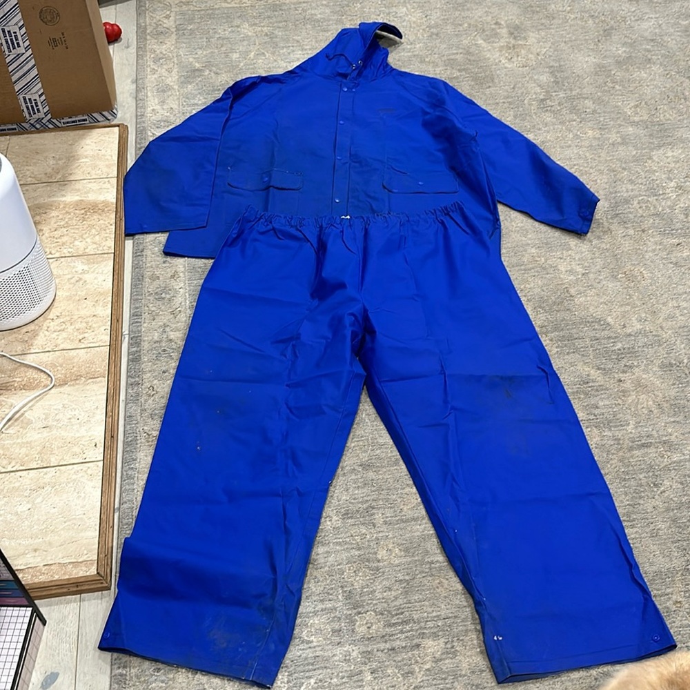 2 pieces rain/fishing suit
